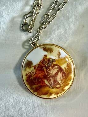 Vtg 24" Chain Necklace Locket Signed Fragonard Painted Porcelain Courting Couple